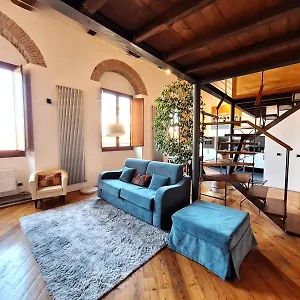 https://fidu-loft.it-tuscanyhotel.com