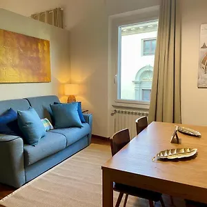https://novellas-loft-near-santa-maria-novella-station.it-tuscanyhotel.com